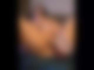 Honestlyfux's Live Sex Cam Show