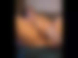 Honestlyfux's Live Sex Cam Show
