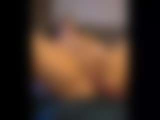 Honestlyfux's Live Sex Cam Show