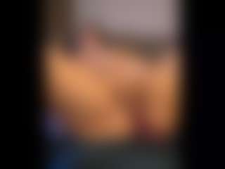 Honestlyfux's Live Sex Cam Show