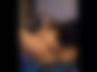 Honestlyfux's Live Sex Cam Show
