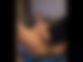 Honestlyfux's Live Sex Cam Show