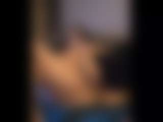 Honestlyfux MILF webcam performer live streaming