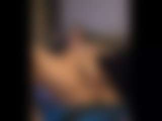 Honestlyfux's Live Sex Cam Show