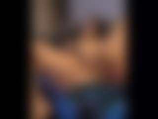 Honestlyfux's Live Sex Cam Show