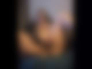 Honestlyfux's Live Sex Cam Show