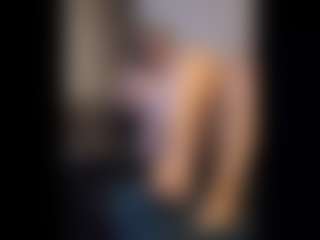Honestlyfux's Live Sex Cam Show