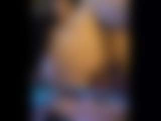 Honestlyfux's Live Sex Cam Show