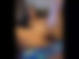 Honestlyfux's Live Sex Cam Show