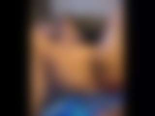 Honestlyfux's Live Sex Cam Show