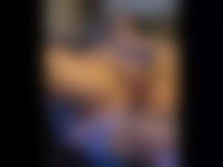 Honestlyfux's Live Sex Cam Show