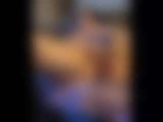 Honestlyfux's Live Sex Cam Show