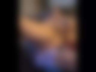 Honestlyfux's Live Sex Cam Show