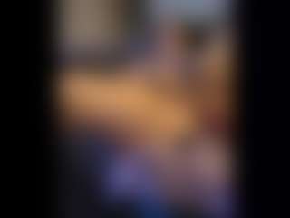 Honestlyfux's Live Sex Cam Show