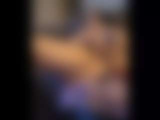 Honestlyfux's Live Sex Cam Show