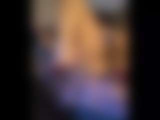 Honestlyfux's Live Sex Cam Show