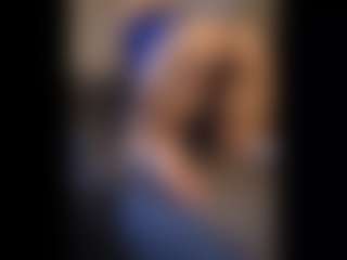 Honestlyfux's Live Sex Cam Show