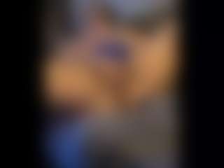 Honestlyfux's Live Sex Cam Show
