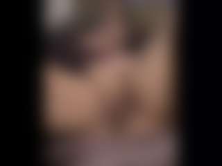 Honestlyfux's Live Sex Cam Show