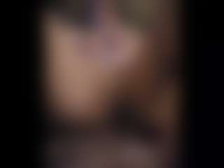 Honestlyfux's Live Sex Cam Show