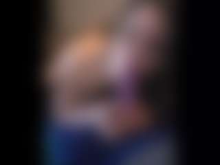 Honestlyfux's Live Sex Cam Show
