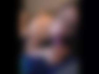 Honestlyfux's Live Sex Cam Show