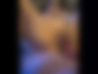 Honestlyfux's Live Sex Cam Show