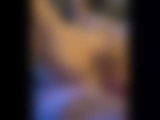 Honestlyfux's Live Sex Cam Show