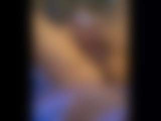 Honestlyfux's Live Sex Cam Show