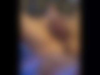Honestlyfux's Live Sex Cam Show