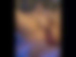 Honestlyfux's Live Sex Cam Show