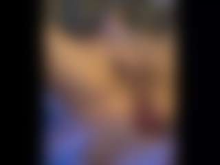 Honestlyfux's Live Sex Cam Show