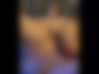 Honestlyfux's Live Sex Cam Show