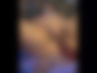 Honestlyfux's Live Sex Cam Show