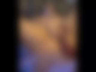 Honestlyfux's Live Sex Cam Show