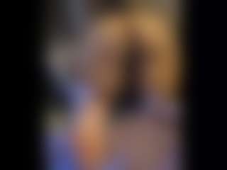 Honestlyfux's Live Sex Cam Show