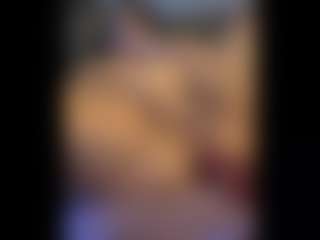 Honestlyfux's Live Sex Cam Show