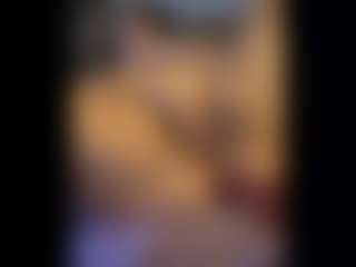 Honestlyfux's Live Sex Cam Show