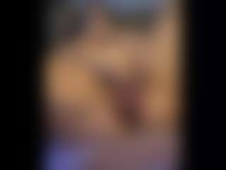 Honestlyfux's Live Sex Cam Show