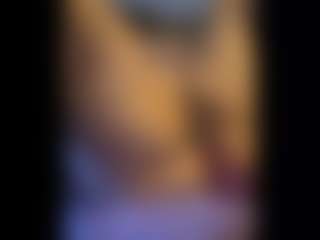 Honestlyfux's Live Sex Cam Show
