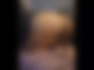 Honestlyfux's Live Sex Cam Show