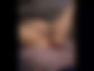 Honestlyfux's Live Sex Cam Show