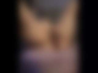 Honestlyfux's Live Sex Cam Show