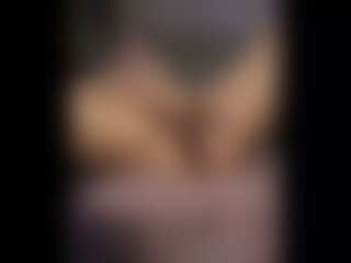 Honestlyfux's Live Sex Cam Show