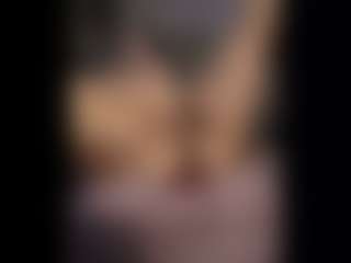 Honestlyfux's Live Sex Cam Show