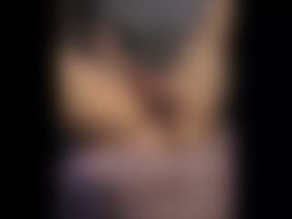 Honestlyfux's Live Sex Cam Show