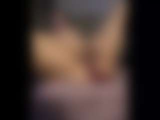 Honestlyfux's Live Sex Cam Show