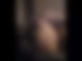 Honestlyfux's Live Sex Cam Show