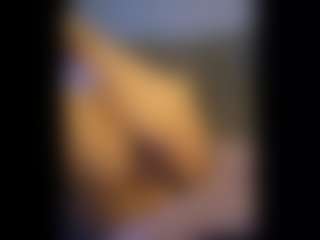 Honestlyfux's Live Sex Cam Show