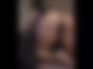 Honestlyfux's Live Sex Cam Show